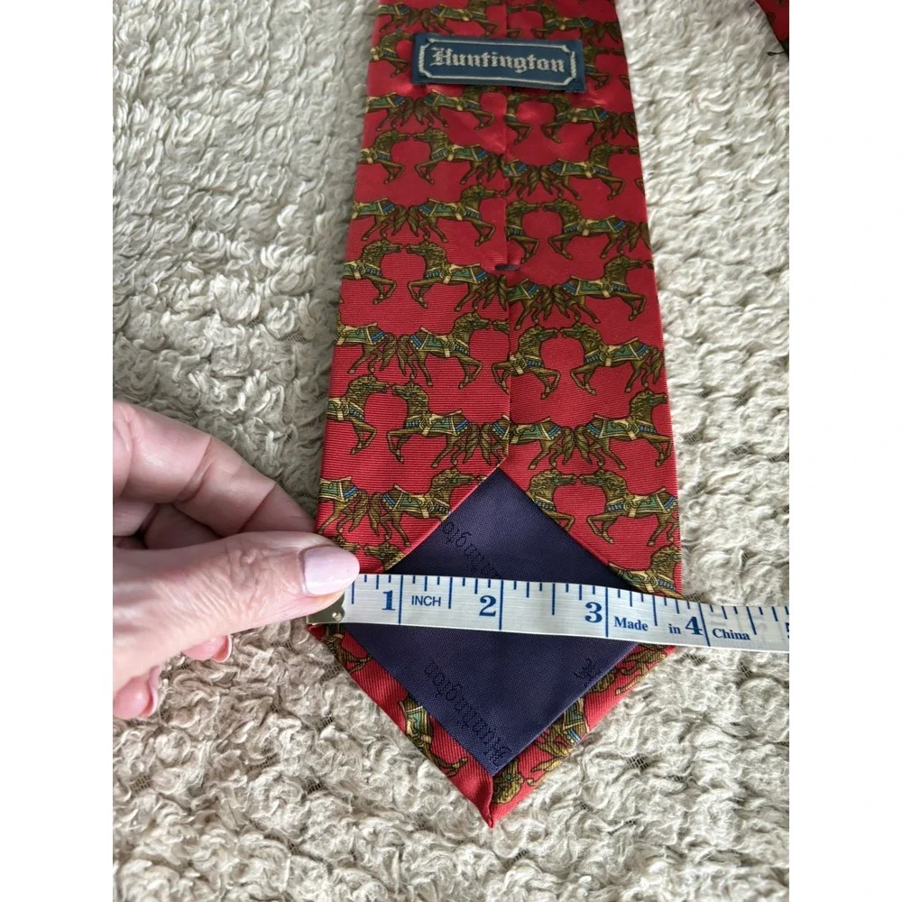 Vtg Huntington Art Deco Regal Horse Equestrian Red Silk Tie USA 90s 3.7x60